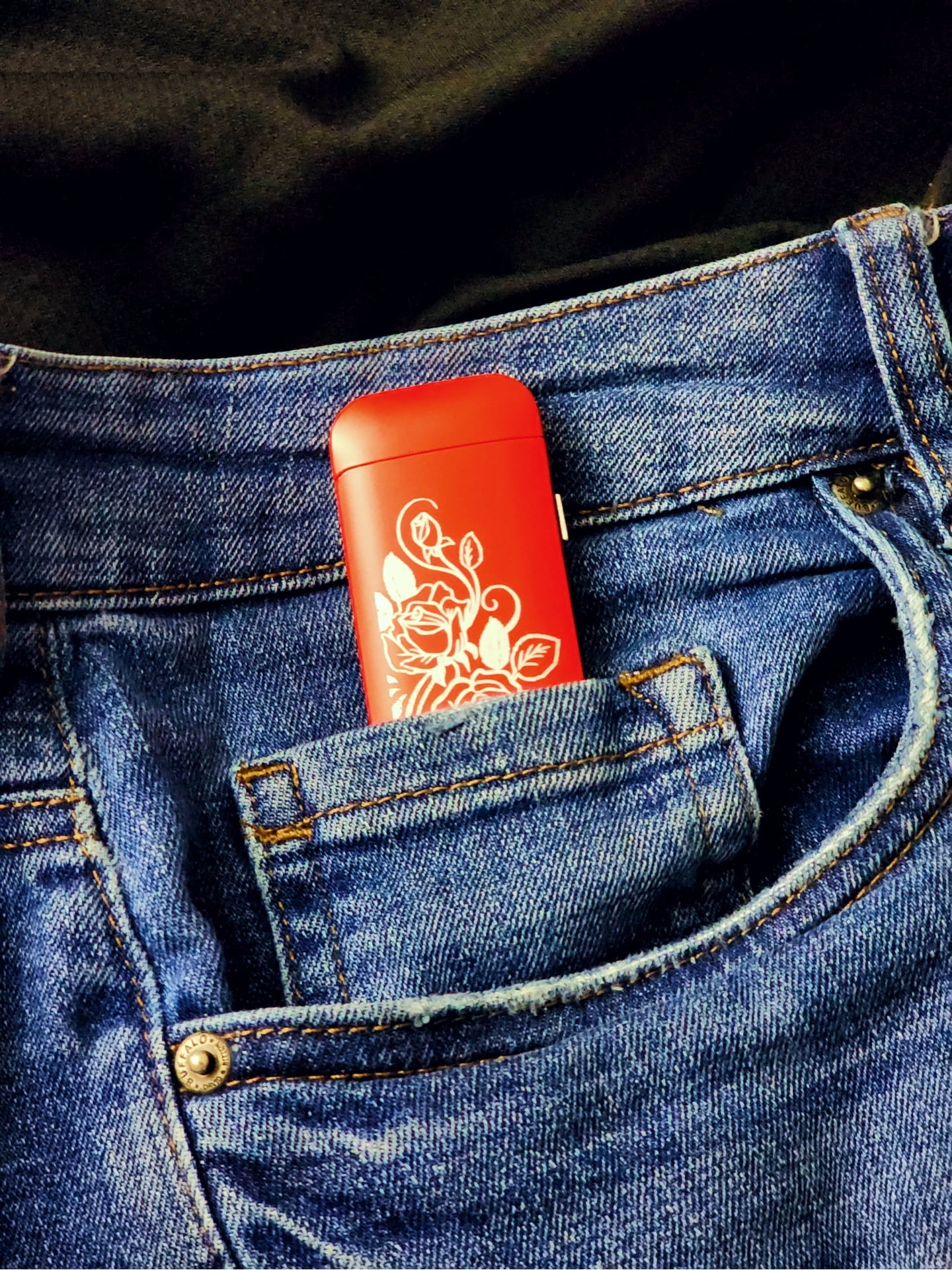 Rechargeable Electronic Dual Arc Lighter, Elegant Design, Red Roses